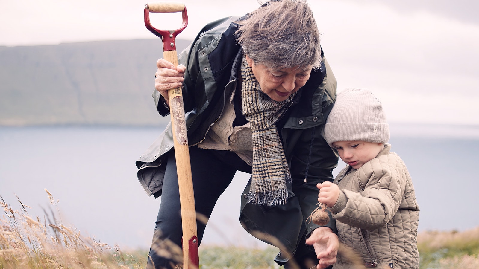 Burðardygd - eplavelta omma og ommusonur