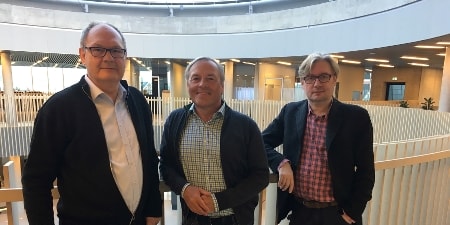 Billede af tre mænd